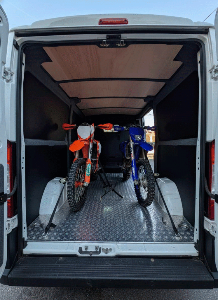 furgonetas preparadas para motos