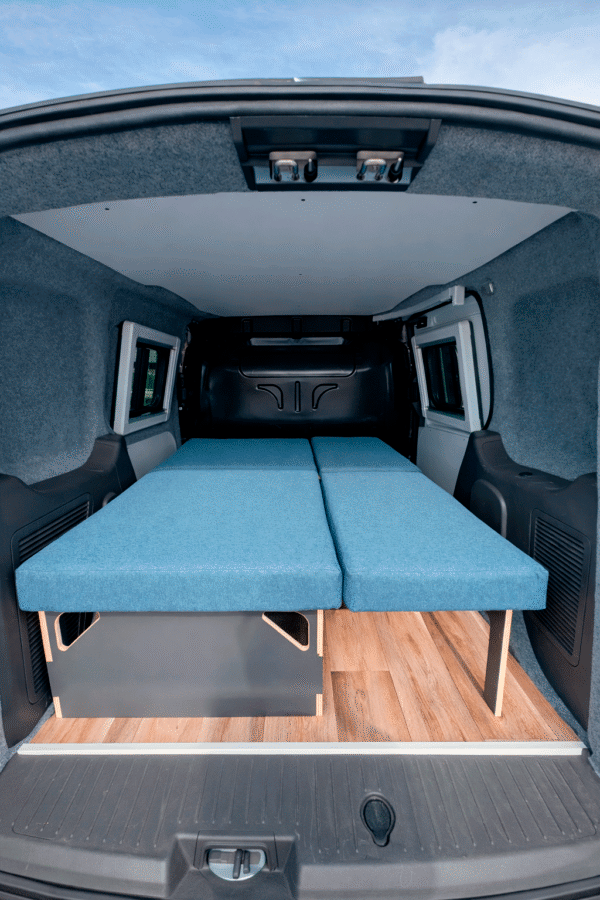 mueble camper desmontable convertido en cama