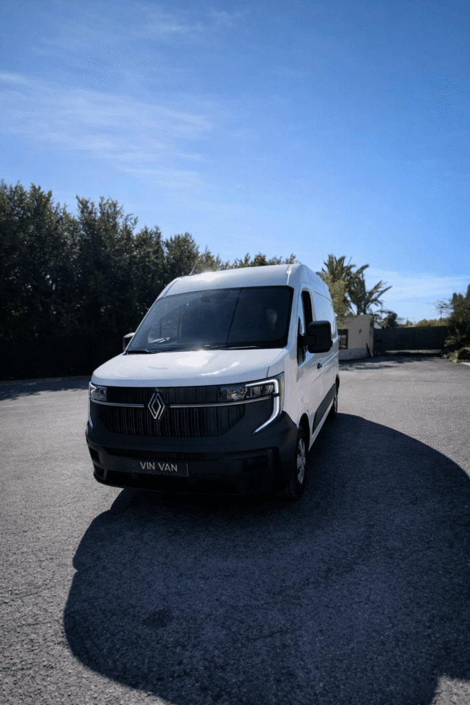 Suelo carrocero y panelado en Renault Master L2H2