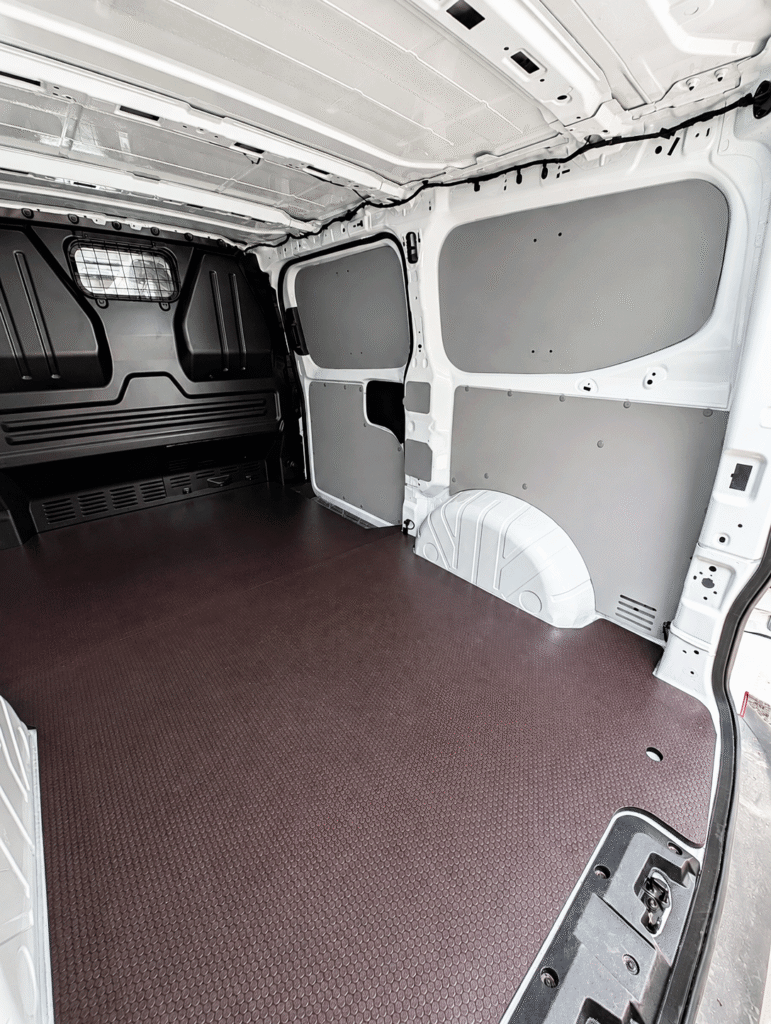 panelado y suelo en volkswagen transporter t7