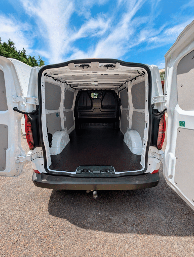 panelado y suelo en volkswagen transporter t7